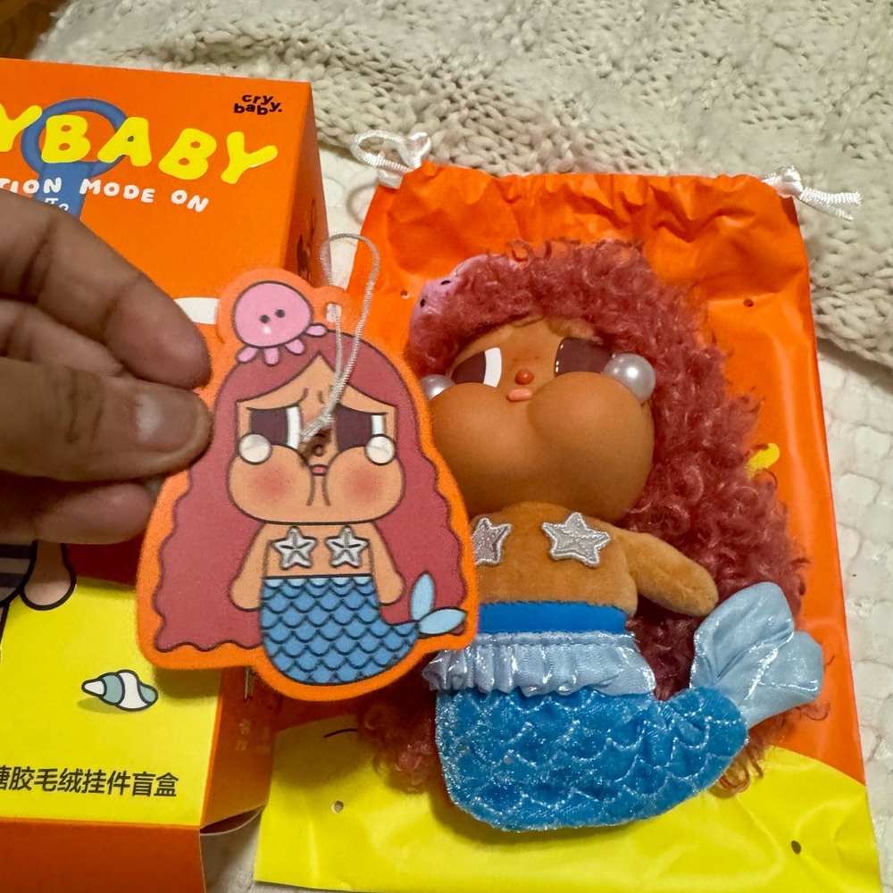 Popmart crybaby vacation mode plush pendant SECRET : MERBABY TEARS - Picture 3 of 6